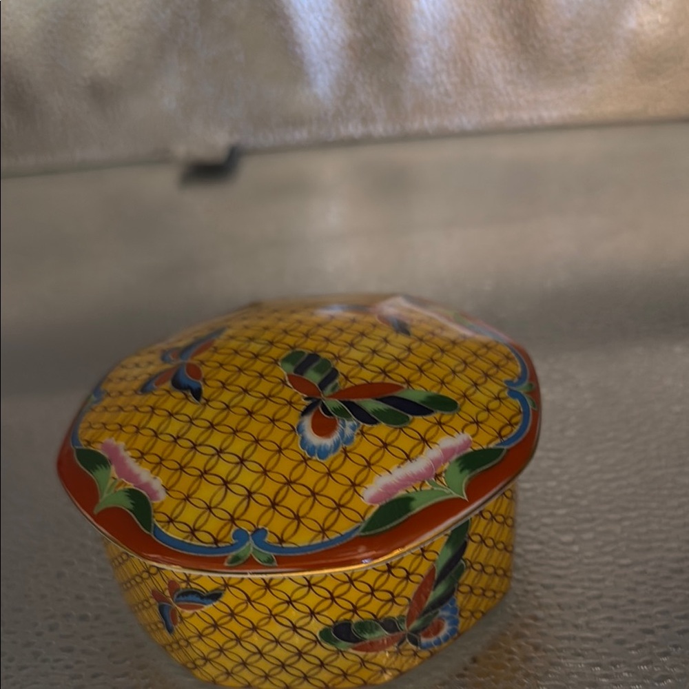 Vintage Takahashi Cloisonné Trinket Box with a yellow graphic pattern.